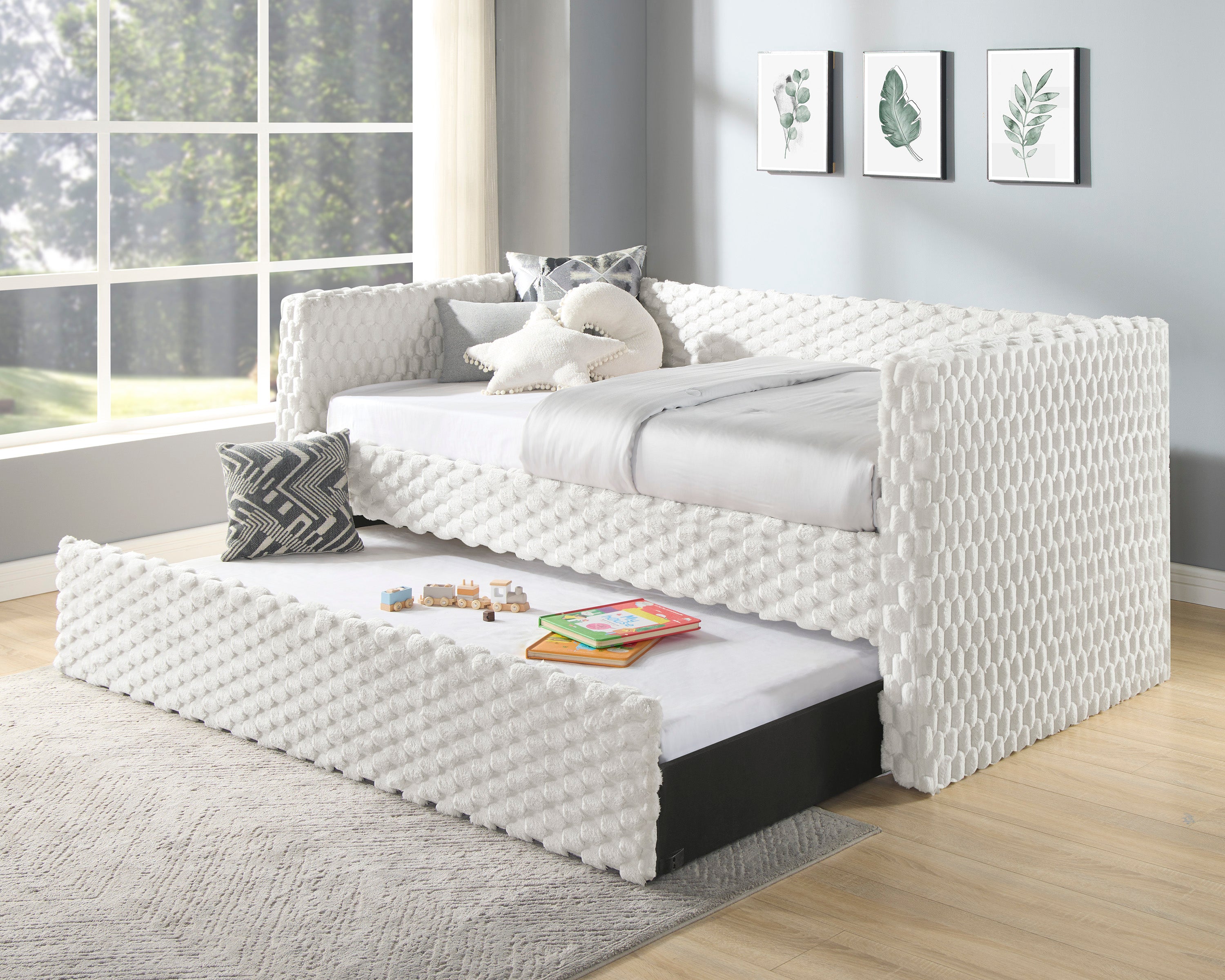 Molly Daybed